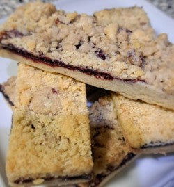 Spice Slice - Currants, crumble, and a little winter drama.